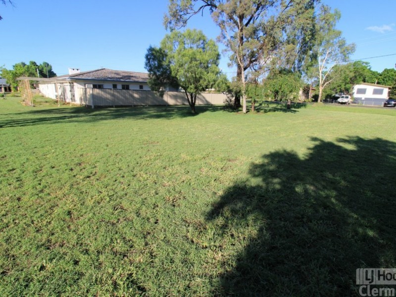 12 Karmoo Street, Clermont QLD 4721