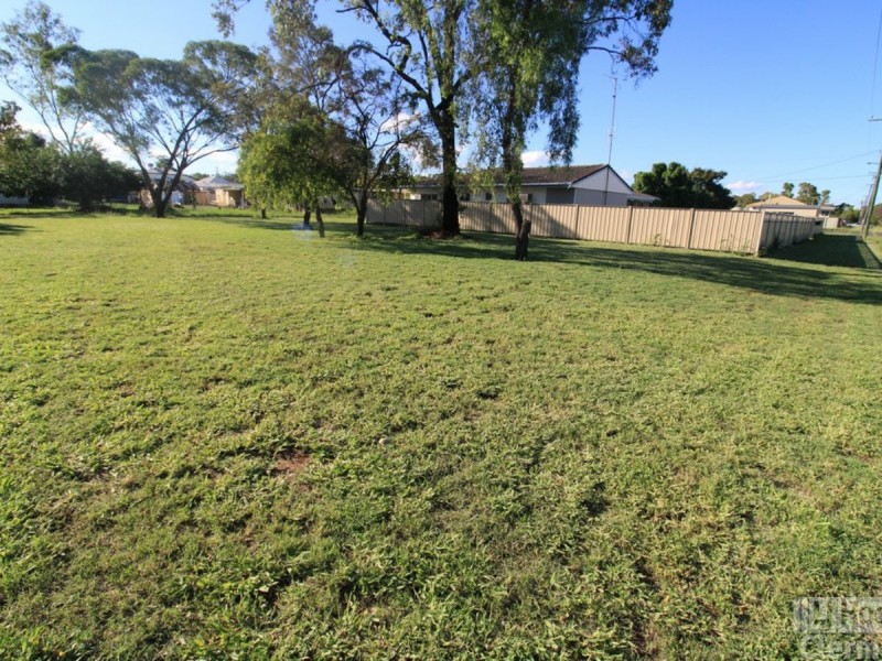 12 Karmoo Street, Clermont QLD 4721