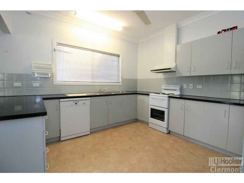 4 East Street, Clermont QLD 4721