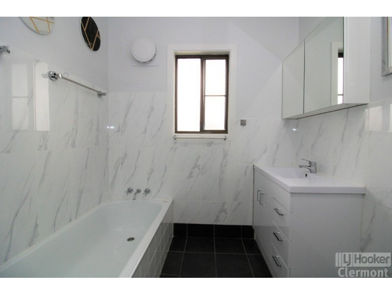 4 East Street, Clermont QLD 4721