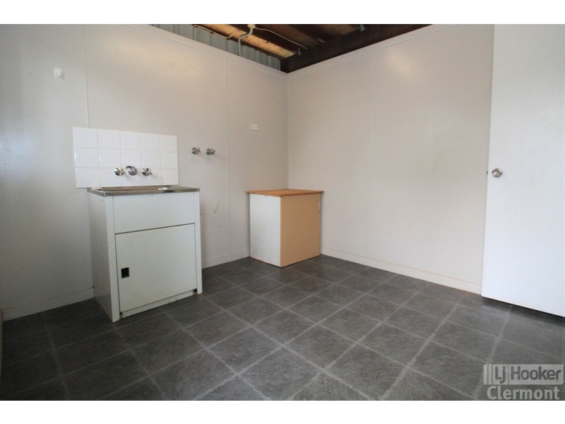 4 East Street, Clermont QLD 4721