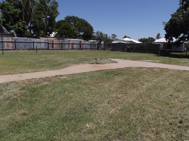 4 Herschel Street, Clermont QLD 4721