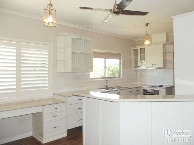 10 Athol Court, Clermont QLD 4721