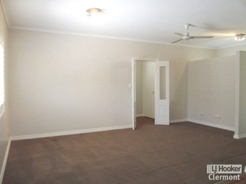 10 Athol Court, Clermont QLD 4721