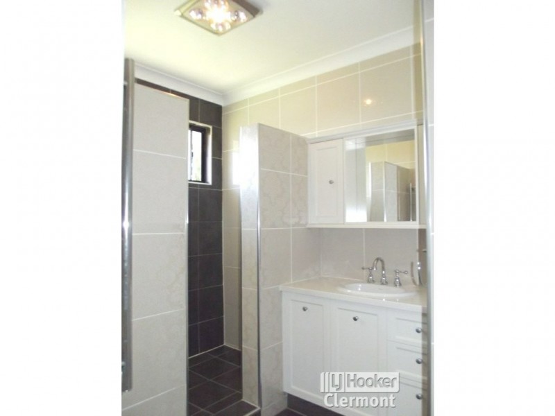 10 Athol Court, Clermont QLD 4721