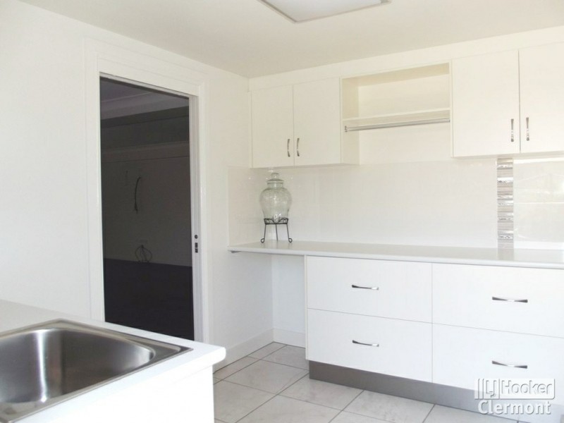 10 Athol Court, Clermont QLD 4721