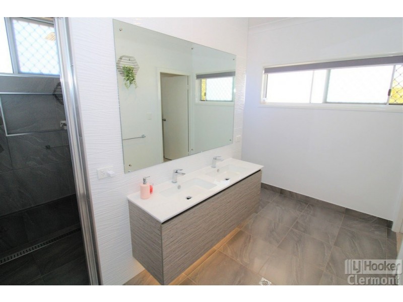 12 Samson Street, Clermont QLD 4721