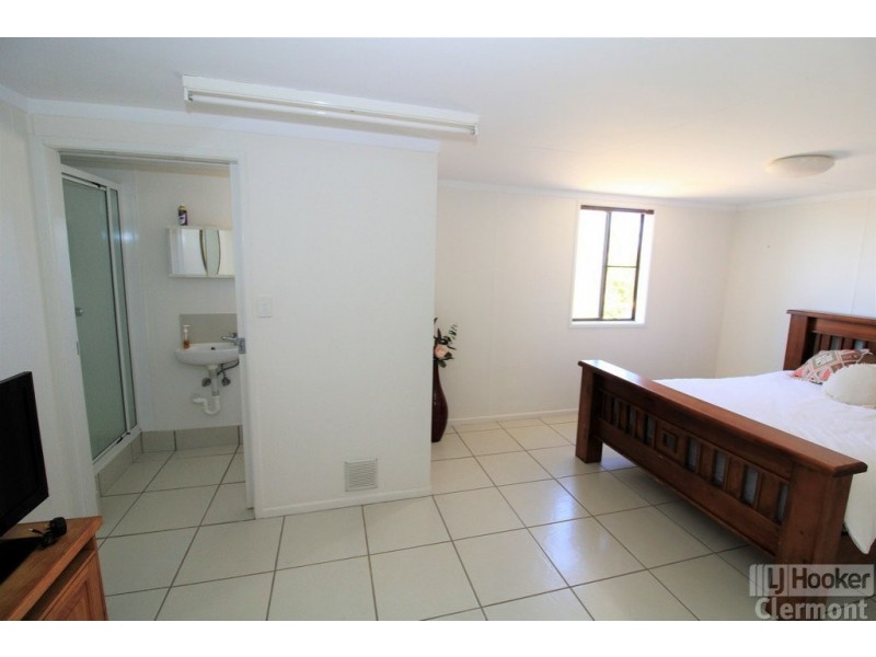 12 Samson Street, Clermont QLD 4721