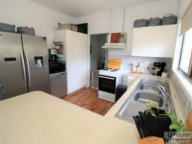 8 Mimosa Street, Clermont QLD 4721