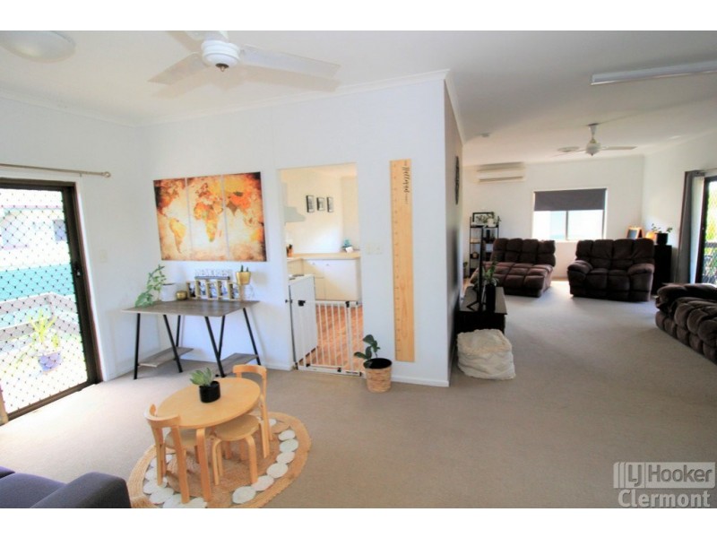 8 Mimosa Street, Clermont QLD 4721