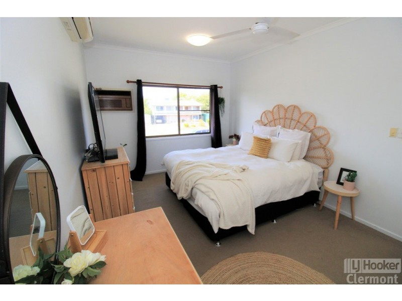 8 Mimosa Street, Clermont QLD 4721