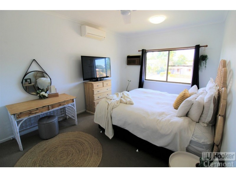 8 Mimosa Street, Clermont QLD 4721