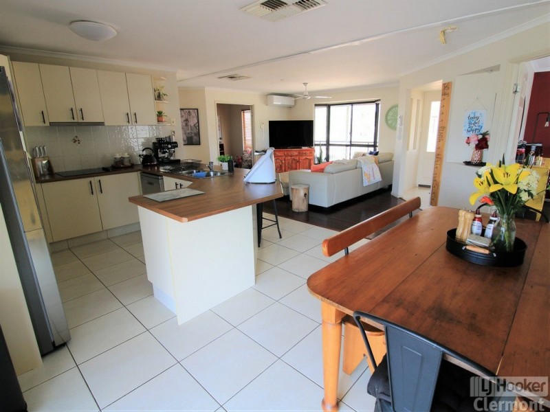 2 Tropic Street, Clermont QLD 4721