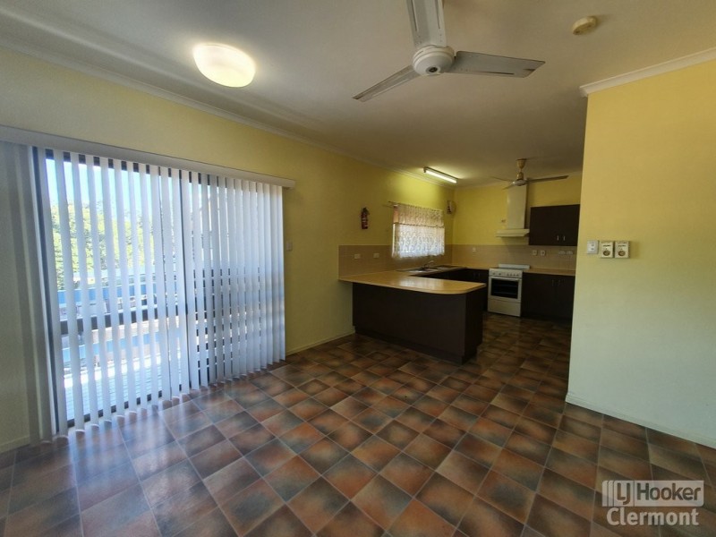 12 Hetherington Street, Clermont QLD 4721