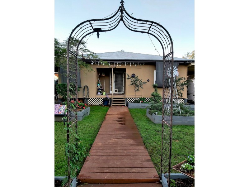 28 Douglass Street, Clermont QLD 4721