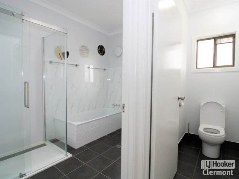 4 East Street, Clermont QLD 4721