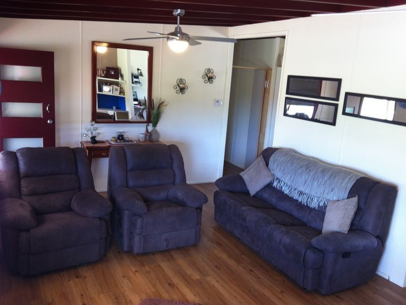 42 Hibernia Rd, Capella QLD 4723