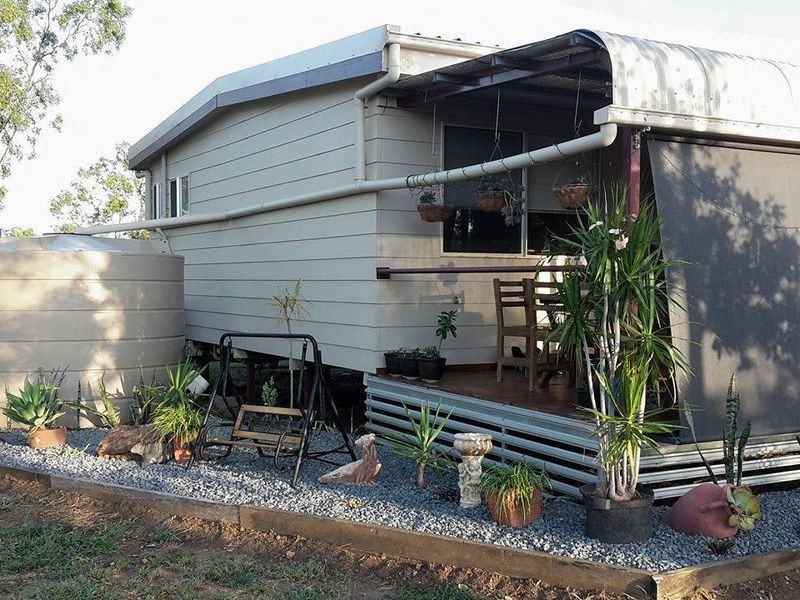 42 Hibernia Rd, Capella QLD 4723