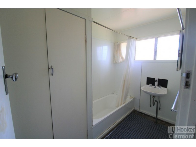 75 Box Street, Clermont QLD 4721
