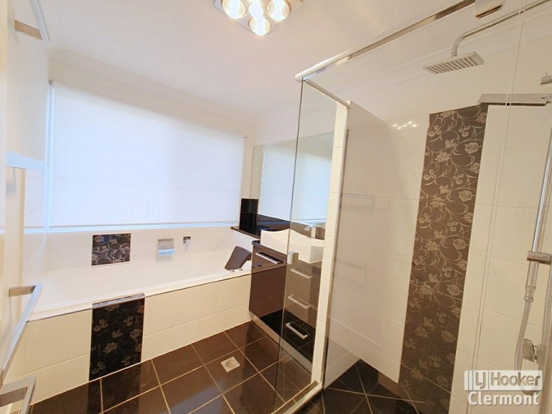 18 Nugget Lane, Clermont QLD 4721