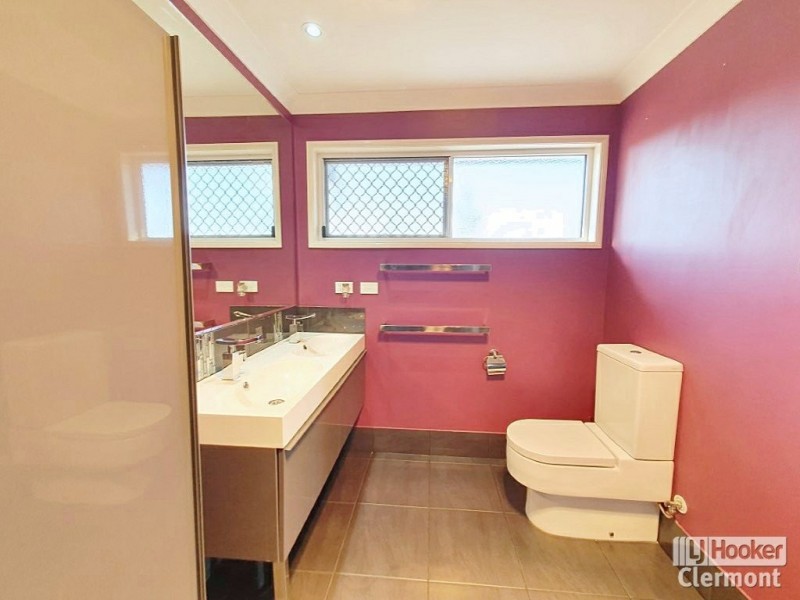 18 Nugget Lane, Clermont QLD 4721