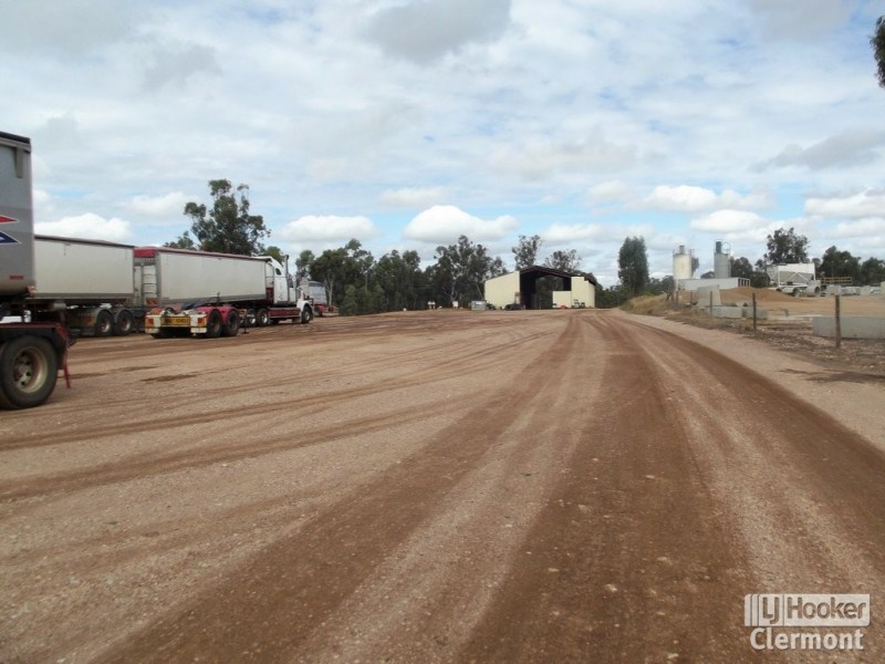 2 Gregory Lane, Clermont QLD 4721