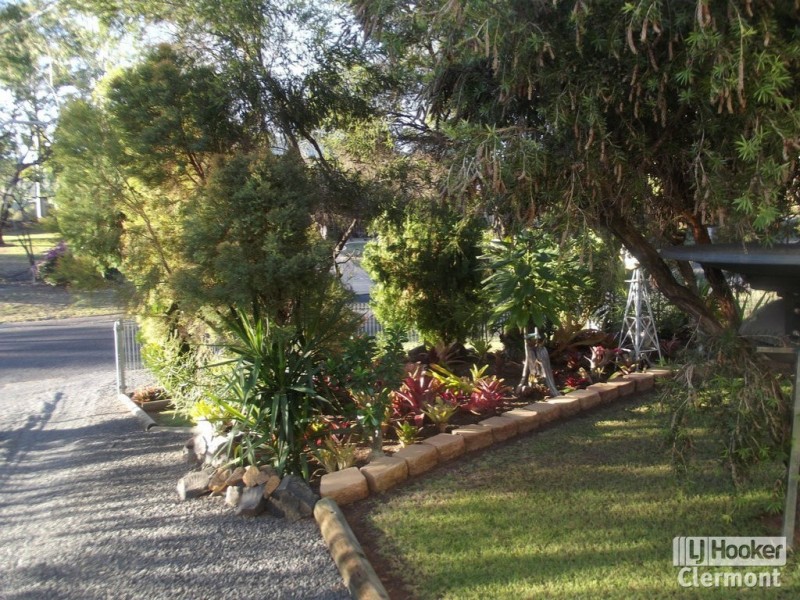 1 Carina Crescent, Clermont QLD 4721