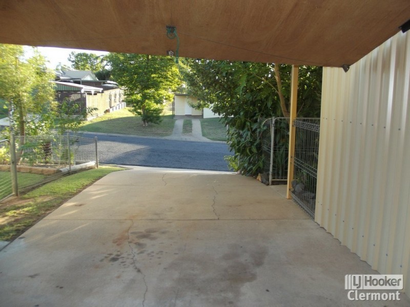 1 Carina Crescent, Clermont QLD 4721