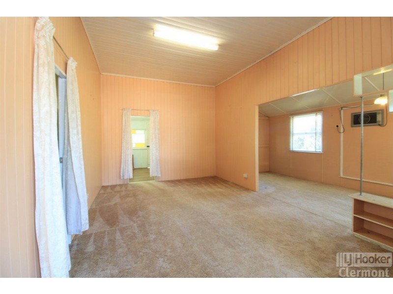 52 Mimosa Street, Clermont QLD 4721