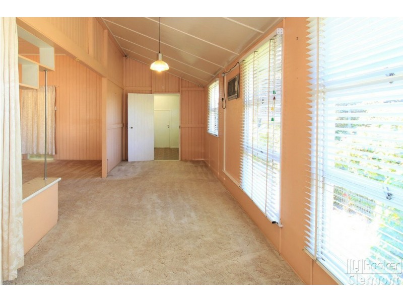 52 Mimosa Street, Clermont QLD 4721