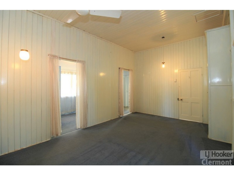 52 Mimosa Street, Clermont QLD 4721