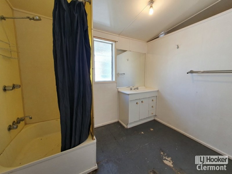 80 Tropic Street, Clermont QLD 4721