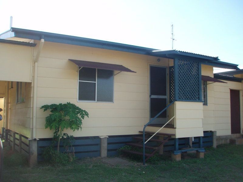 2/16 Kitchener Street, Clermont QLD 4721