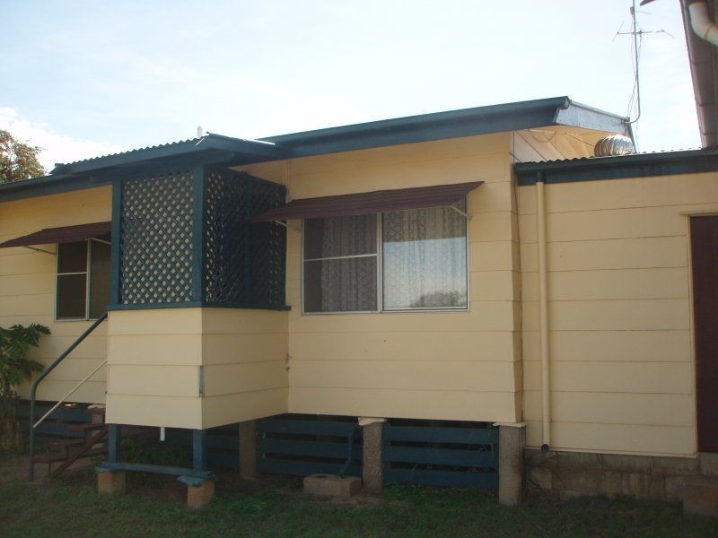 2/16 Kitchener Street, Clermont QLD 4721