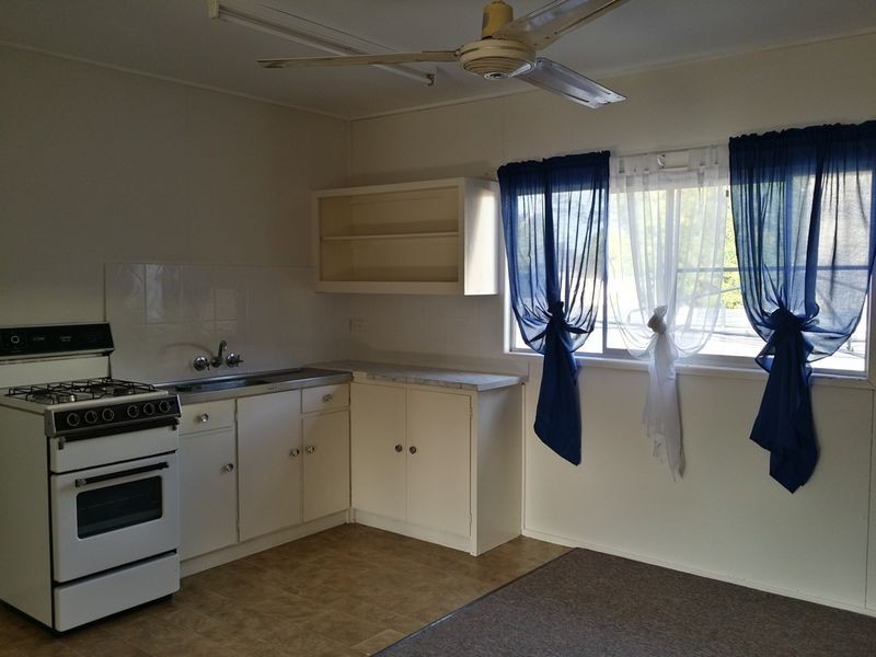 2/16 Kitchener Street, Clermont QLD 4721