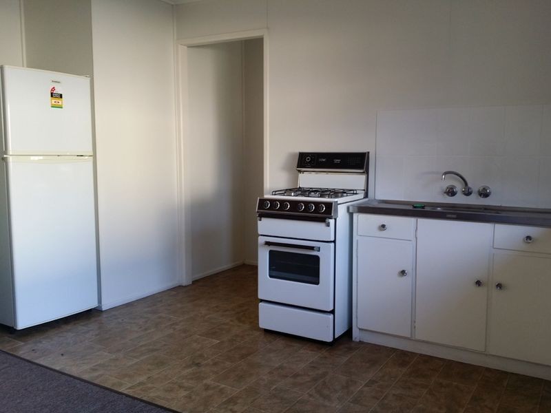 2/16 Kitchener Street, Clermont QLD 4721
