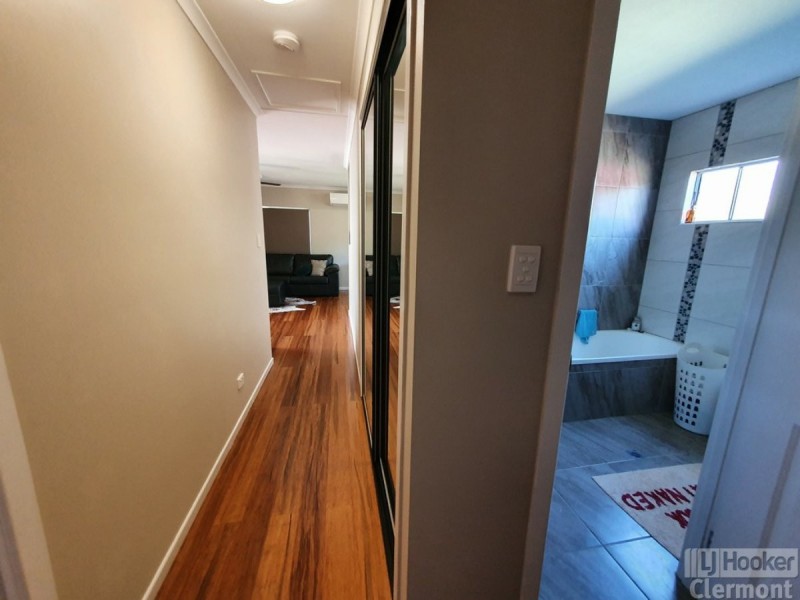 11 Karmoo Street, Clermont QLD 4721