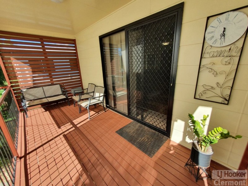 11 Karmoo Street, Clermont QLD 4721