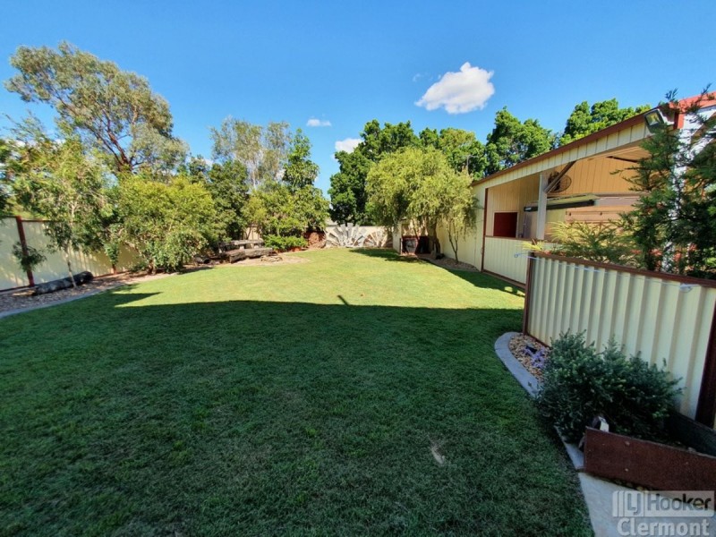 11 Karmoo Street, Clermont QLD 4721