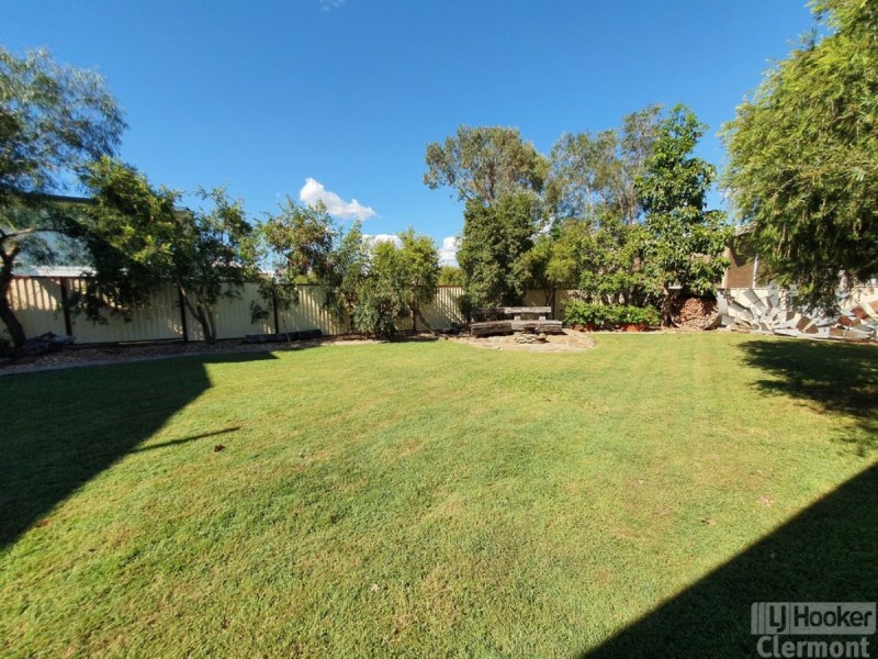 11 Karmoo Street, Clermont QLD 4721