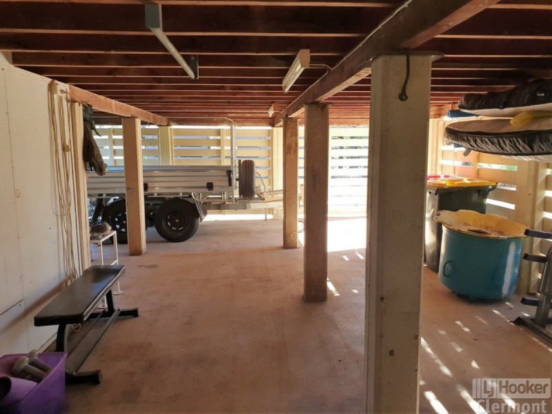 11 Karmoo Street, Clermont QLD 4721