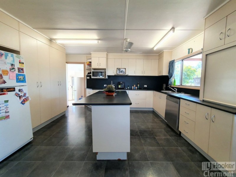 12 Frederick Street, Clermont QLD 4721