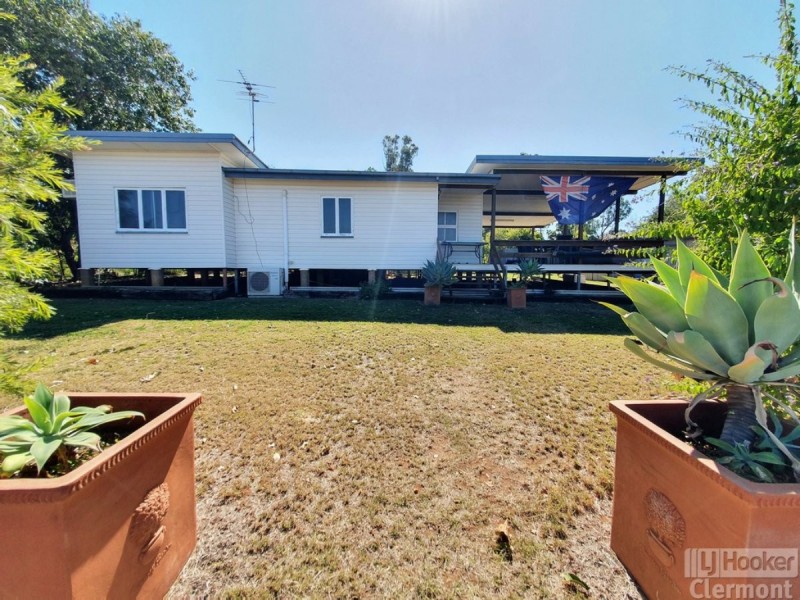 12 Frederick Street, Clermont QLD 4721