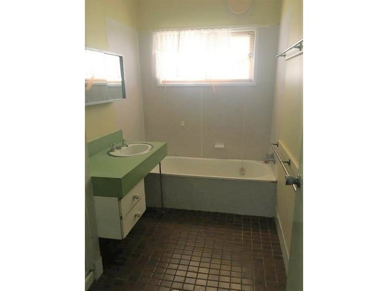 15 Douglass Street, Clermont QLD 4721