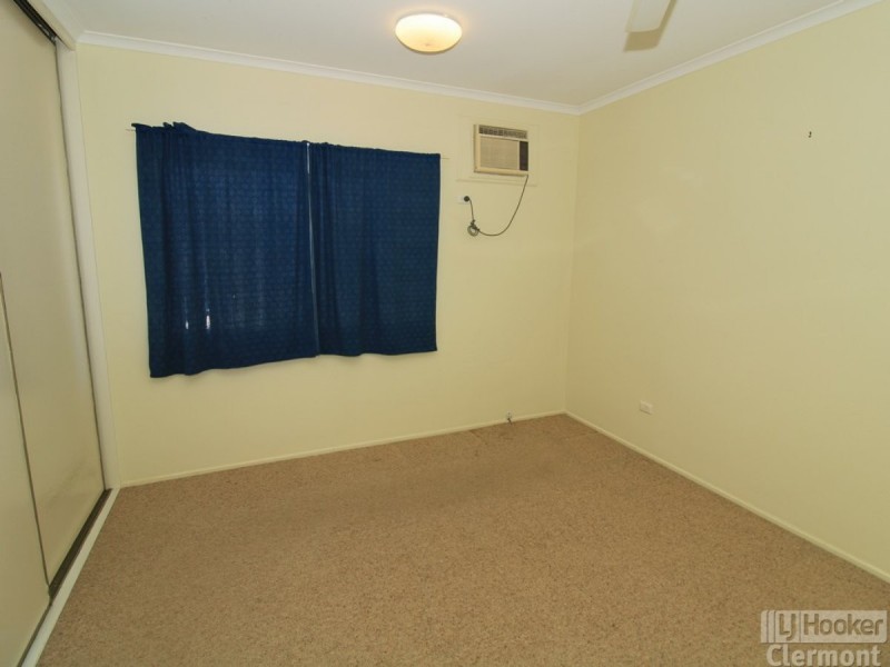 22 Collins Street, Clermont QLD 4721