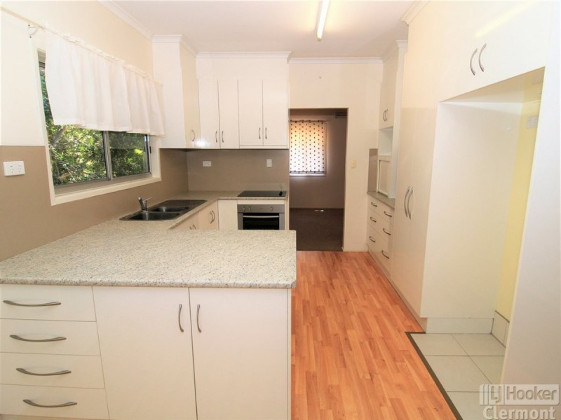 22 Collins Street, Clermont QLD 4721