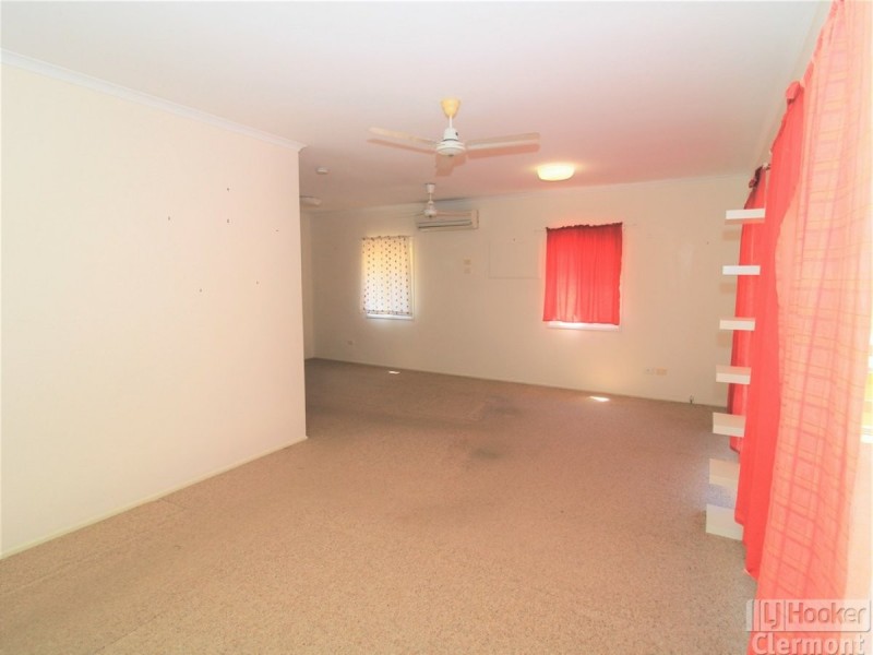 22 Collins Street, Clermont QLD 4721