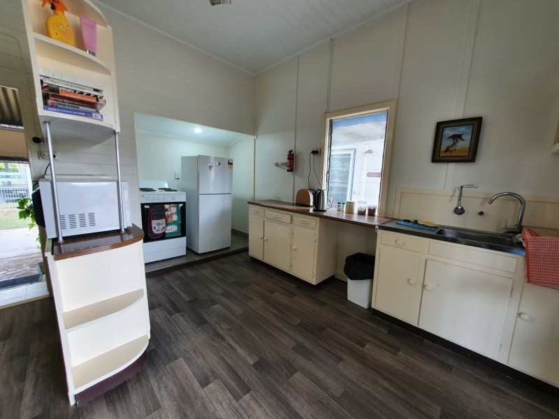 2 Kitchener Street, Clermont QLD 4721