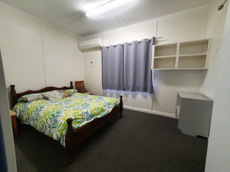 2 Kitchener Street, Clermont QLD 4721