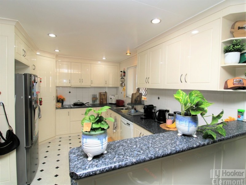 18 Box Street, Clermont QLD 4721